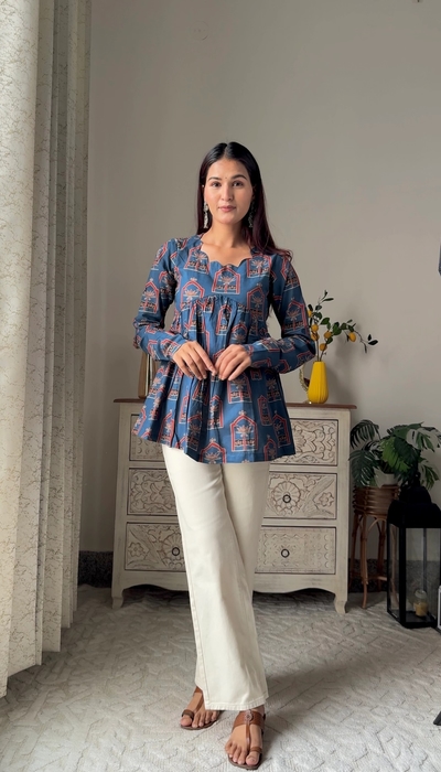 Blue Scalloped Neck Full Sleeve Top_img_0