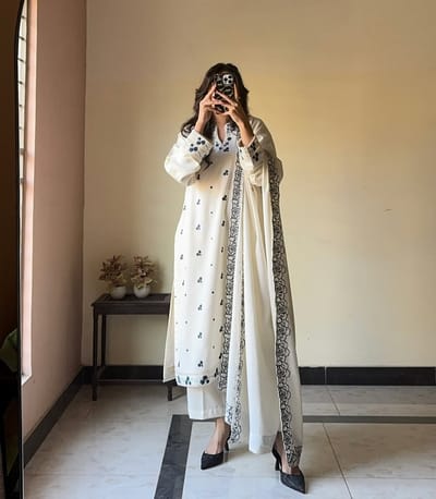 White Aura_img_0